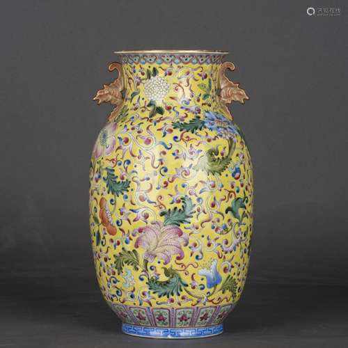 A YELLOW-GROUND FAMILLE ROSE VASE, REPUBLIC PERIOD