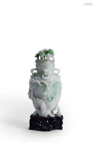 A grape carved jadeite vase