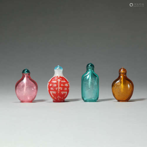 FOUR GLASS SNUFF BOTTLES