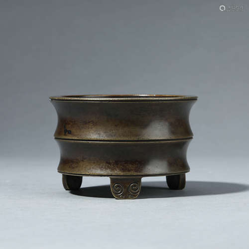 A BRONZE TRIPOD CENSER XUANDE MARK