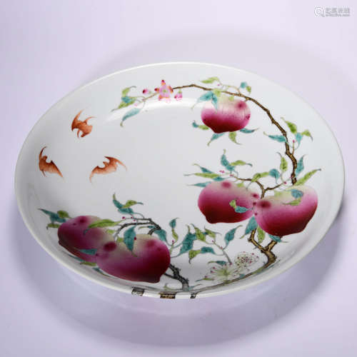 A FAMILLE ROSE PEACHES PLATE