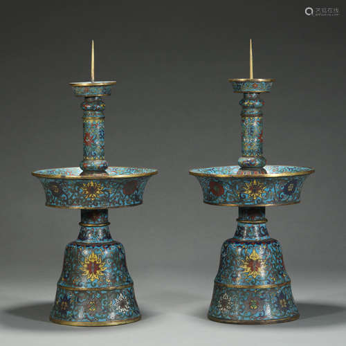 A PAIR OF  CLOISONNE ENAMEL BRONZE CANDLESTICKS