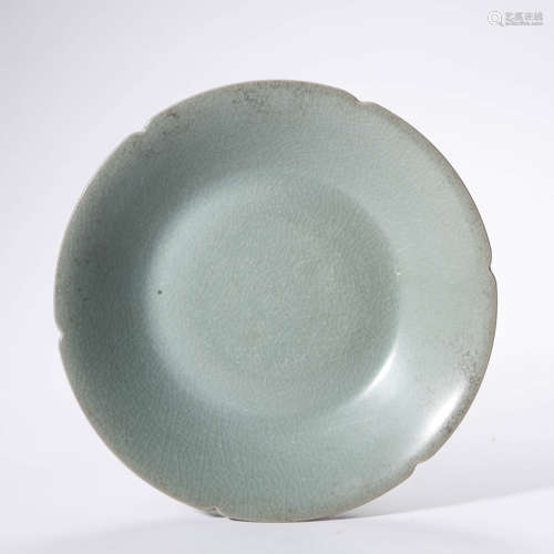 A CELADON GLAZED LOBED DISH