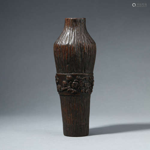 A CARVED CHENXIANG VASE