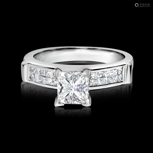 Tressured 1.05 Carat Dazzling Diamond & Gold Ring