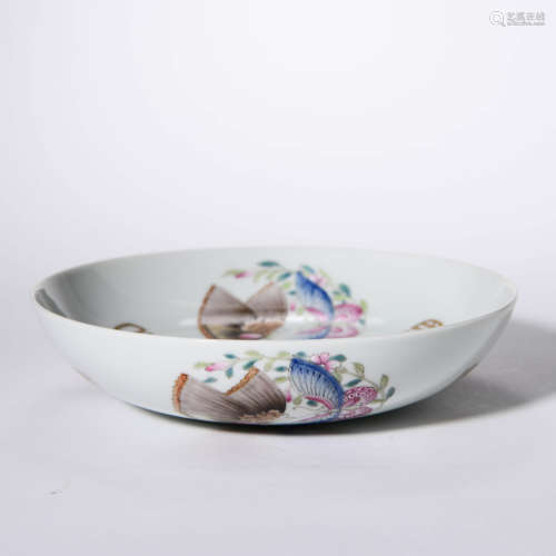 A FAMILLE ROSE BUTTERFLIES DISH