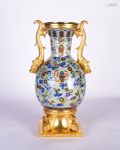 A CHINESE DOUBLE-HANDLED ENAMEL VASE