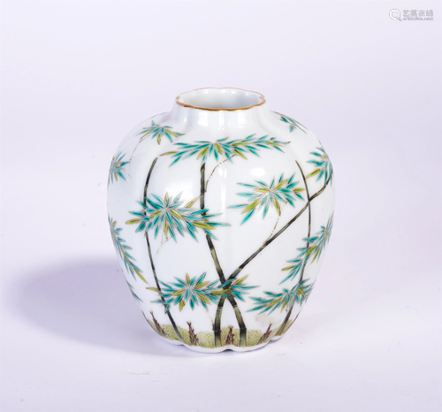 A CHINESE FAMILE ROSE BAMBOO JOINTS PORCELAIN JAR