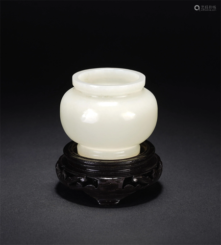 A CHINESE WHITE JADE ROUND INCENSE BURNER