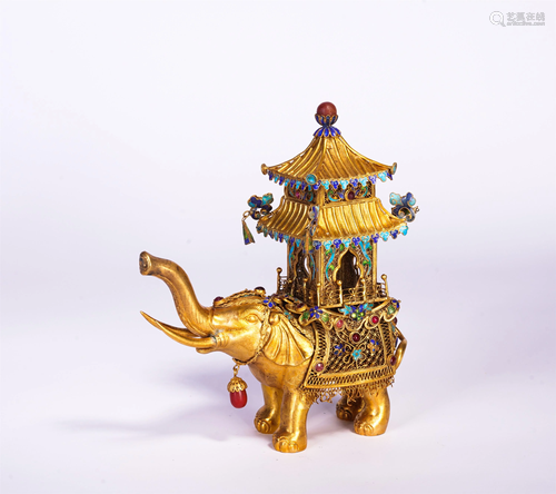 A CHINESE HARDSTONES-INLAID GILT SILVER ELEPHANT