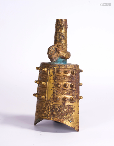 A CHINESE GILT BRONZE CHIME BELL