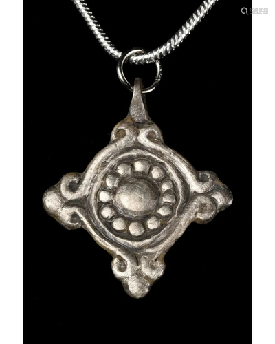 MEDIEVAL SILVER CROSS PENDANT