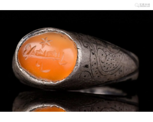 SELJUK SILVER RING WITH INSCRIBED STONE