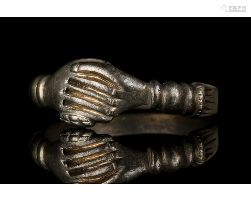 LATE MEDIEVAL BETROTHAL SILVER RING WITH CLASPED HANDS