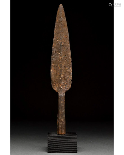 IRON AGE LEAF-SHAPED IRON SPEAR HEAD ON STAND