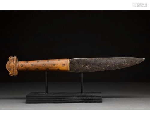 MEDIEVAL KNIFE WITH DRAGON BONE HANDLE