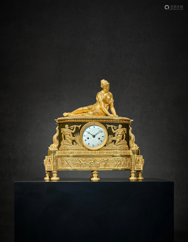 CLOCK WITH THE MARINE VENUS