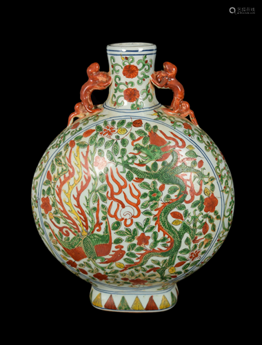 [Chinese] A Dou-cai Porcelain Moon Flask with Dragon