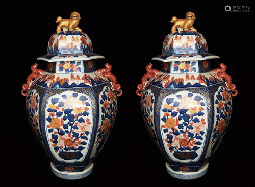 A Pair Chinese Blue and White Porcelain with Red