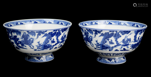 [Chinese} A Pair of Blue and White Porcelain Story