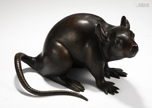 A CHINESE BRONZE MOUSE