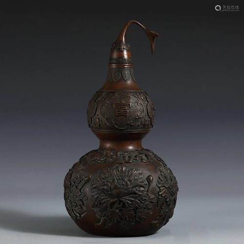 A CHINESE CARVED FLORAL BRONZE DOUBLE-GOURDS VASE