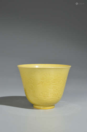 CHINESE YELLOW GLAZED PORCELAIN CUP