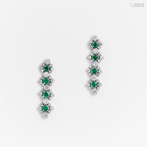 PAIR OF EMERALD EARRINGS