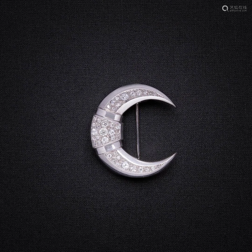 CRESCENT MOON BROOCH