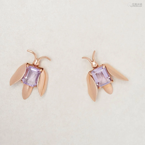 PAIR OF BEE EARRINGS