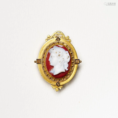 AGATE CAMEO BROOCH