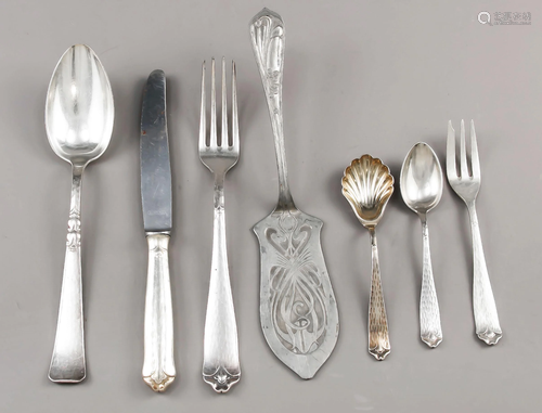 34 pieces of cutlery, early 20