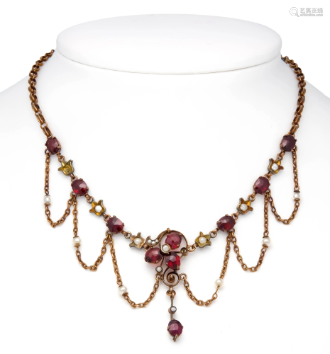Garnet necklace doublÃ© around