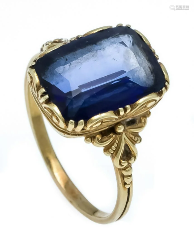 Synth. sapphire ring circa 190