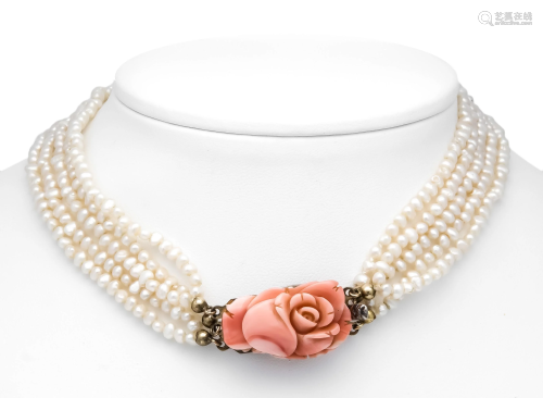 Freshwater pearl necklace with