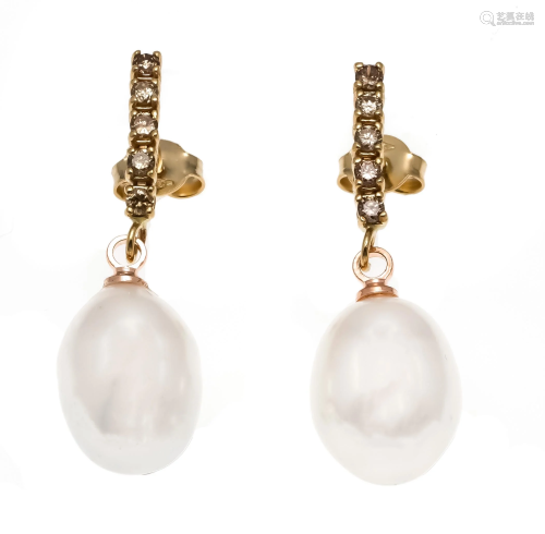 Cultured pearl stud earrings G