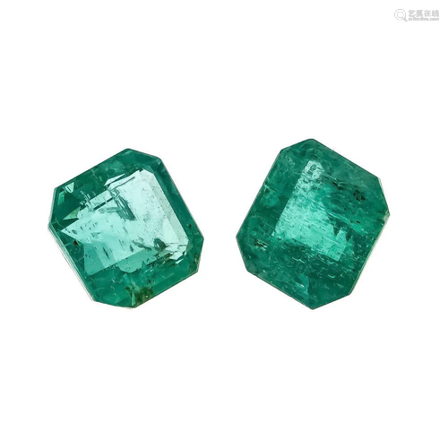 Emerald pair, total 2.20 ct, e