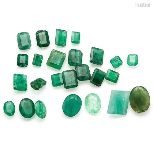 mixed lot of emeralds, togethe