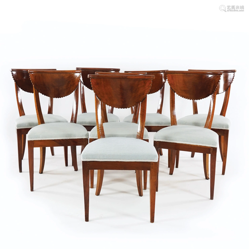 8 walnut chairs, 19th century