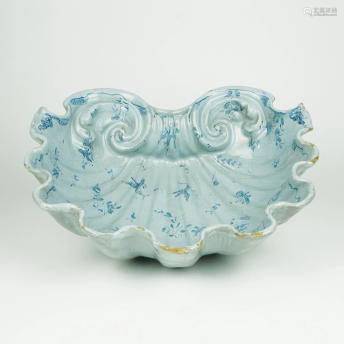 An Italian light blue and blue maiolica shell basin