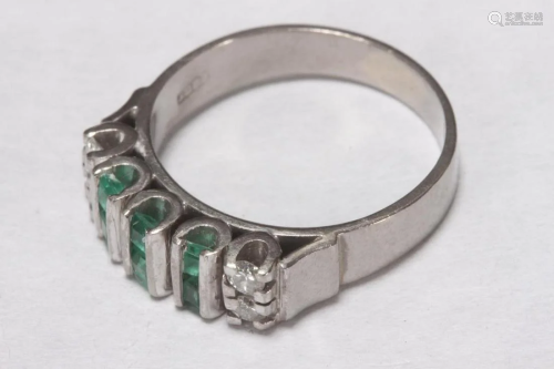 Ladies 18ct White Gold, Emerald and Diamond Ring,