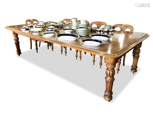 Beautiful Victorian Mahogany Dining Table,