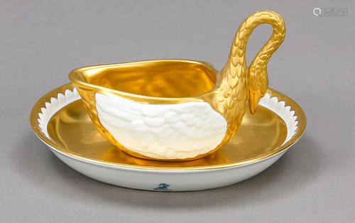 Swan cup and saucer, Potschapp