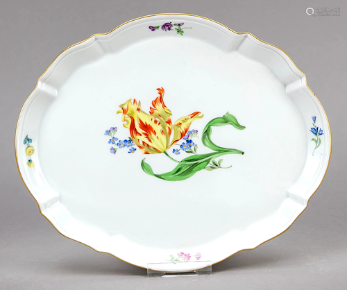 Oval platter with matching cur