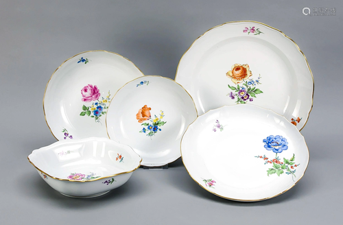 Five bowls, Meissen, marks 195