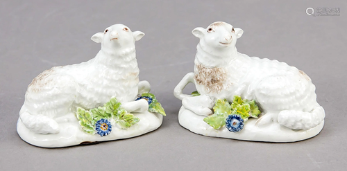 Pair of resting lambs, Meissen