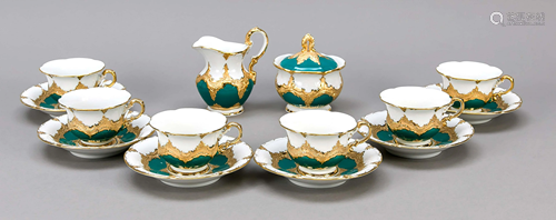 Six demitasse cups with saucer