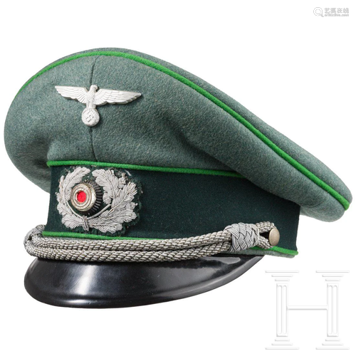 A visor hat for officers of the mountain troops