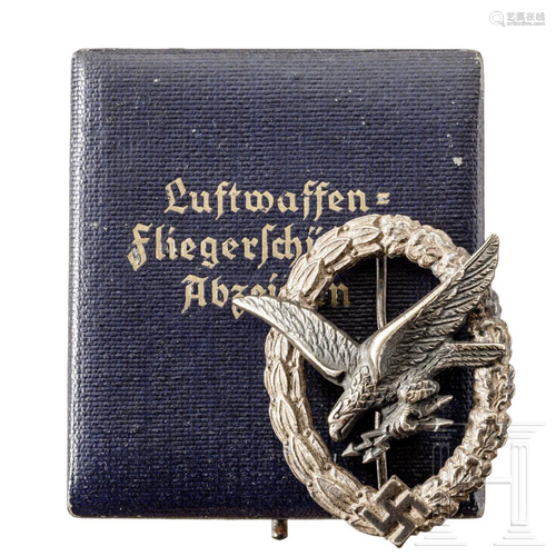 A cased Luftwaffe radio operator/airgunner's badge,