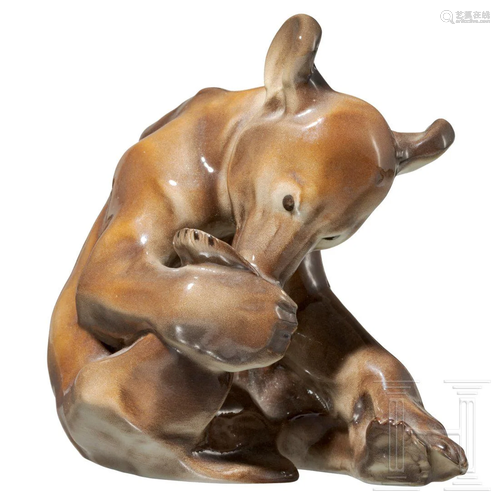 Porcelain manufactory Allach â€“ a Sitting Bear, glazed